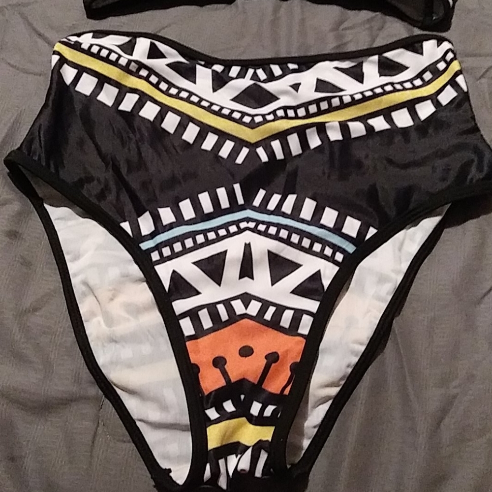 Swimsuit - Picture 3 of 4